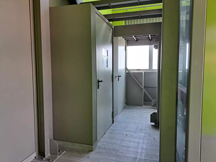 Immagine 5 di Attività commerciale in affitto  in via gronchi a Pisa