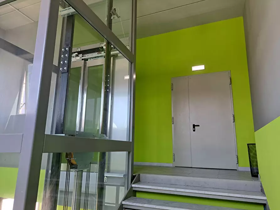 Immagine 3 di Attività commerciale in affitto  in via gronchi a Pisa