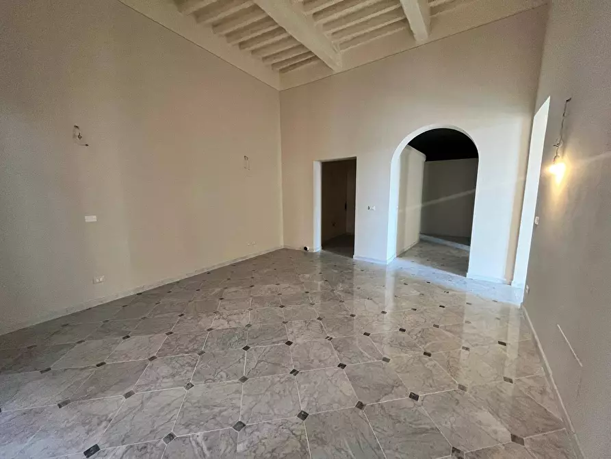 Immagine 6 di Appartamento in vendita  in piazza garibaldi - a Pisa