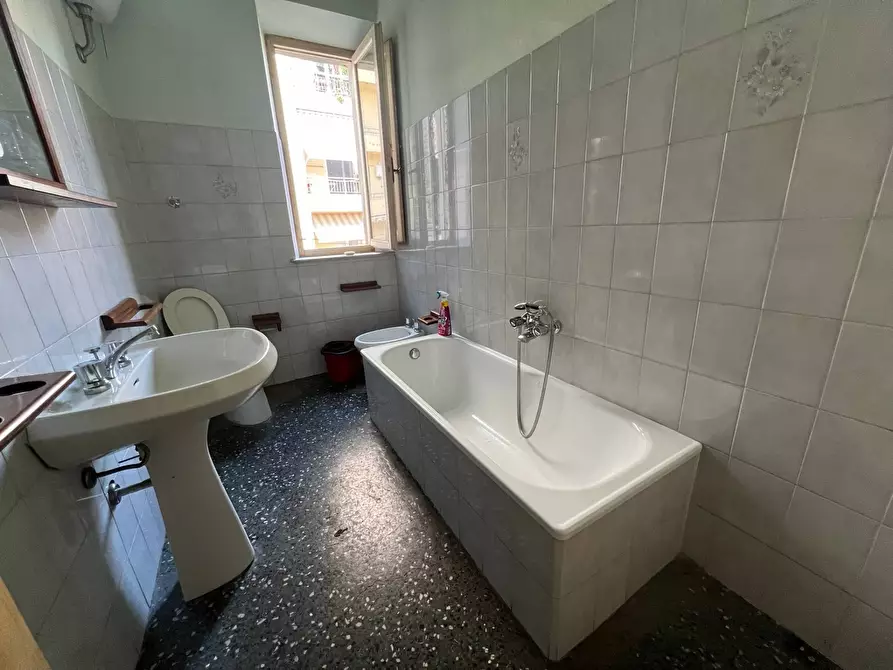 Immagine 7 di Camera in affitto  in via benedetto croce a Pisa