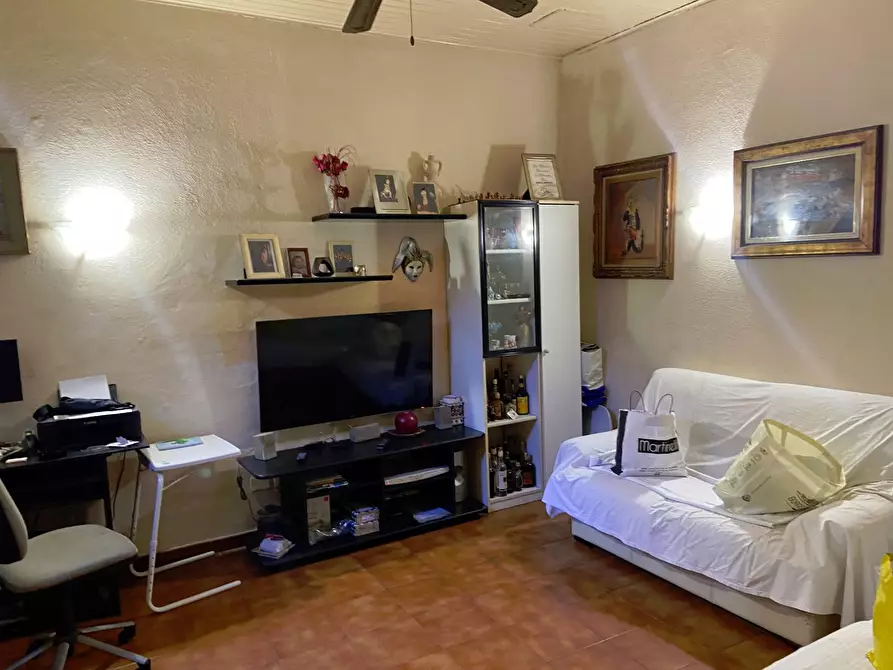 Immagine 8 di Casa indipendente in vendita  in Piazza Santi Pietro E Paolo 11 a Livorno