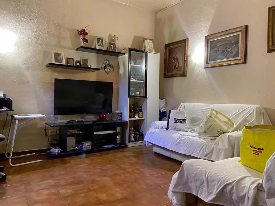 Immagine 9 di Casa indipendente in vendita  in Piazza Santi Pietro E Paolo 11 a Livorno