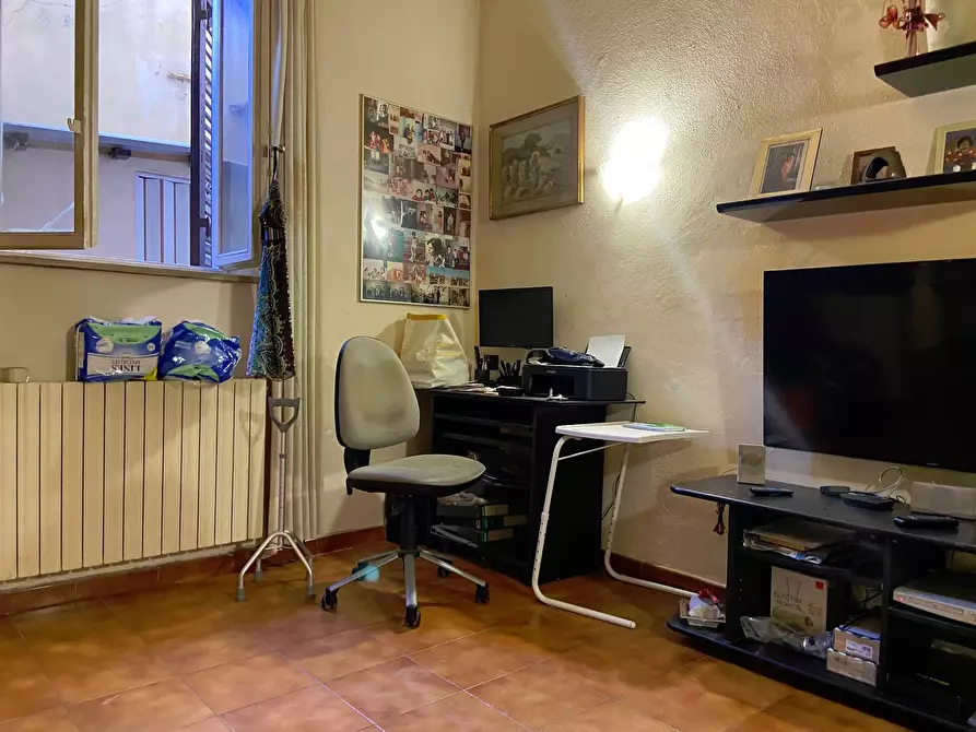 Immagine 10 di Casa indipendente in vendita  in Piazza Santi Pietro E Paolo 11 a Livorno