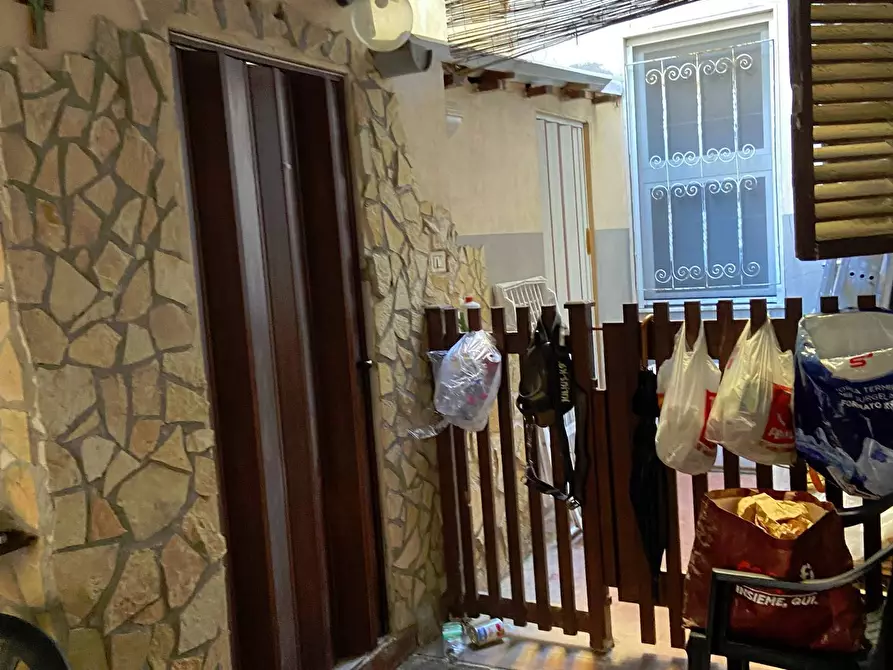 Immagine 4 di Casa indipendente in vendita  in Piazza Santi Pietro E Paolo 11 a Livorno