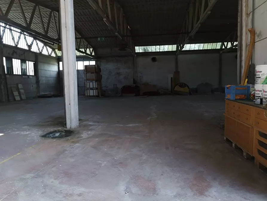 Immagine 2 di Attività commerciale in vendita  in via vicarese 56 a Calcinaia