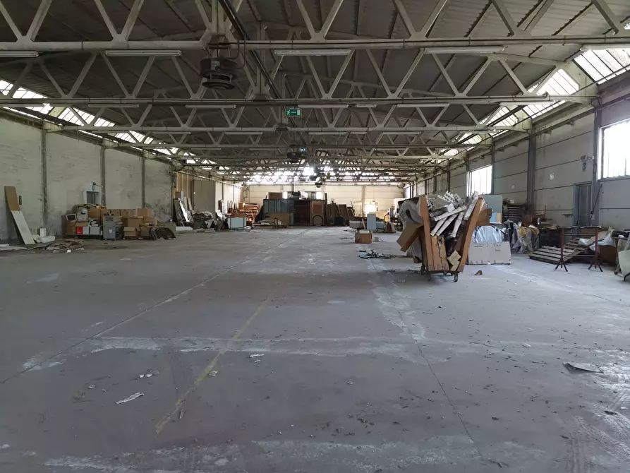 Immagine 3 di Attività commerciale in vendita  in via vicarese 56 a Calcinaia