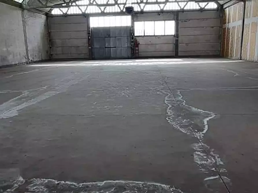 Immagine 5 di Attività commerciale in vendita  in via vicarese 56 a Calcinaia