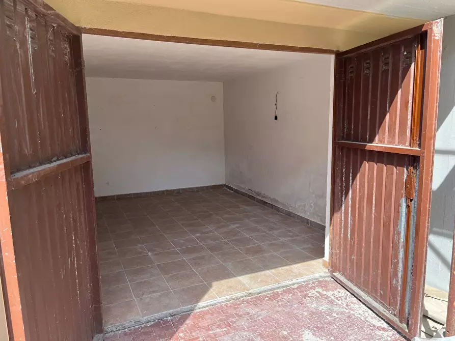 Immagine 3 di Box auto in vendita  in Via Delle Torri 1 a Pisa