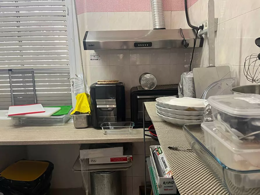 Immagine 5 di Attività commerciale in vendita  in viale del tirreno 33 a Pisa