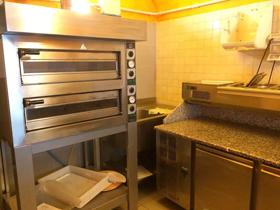 Immagine 3 di Attività commerciale in vendita  in Via Borgo Stretto 30 a Pisa