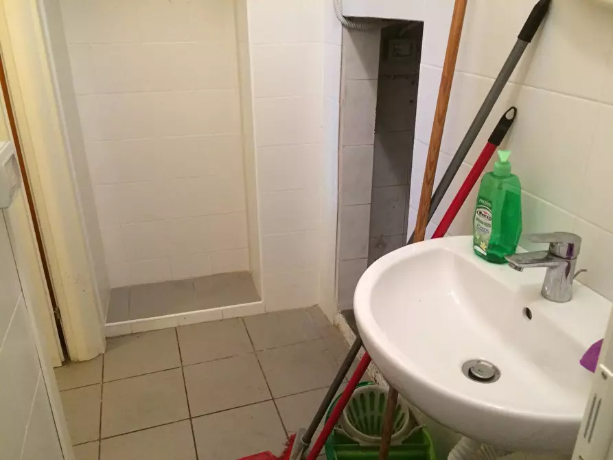 Immagine 6 di Attività commerciale in vendita  in Via Borgo Stretto 30 a Pisa