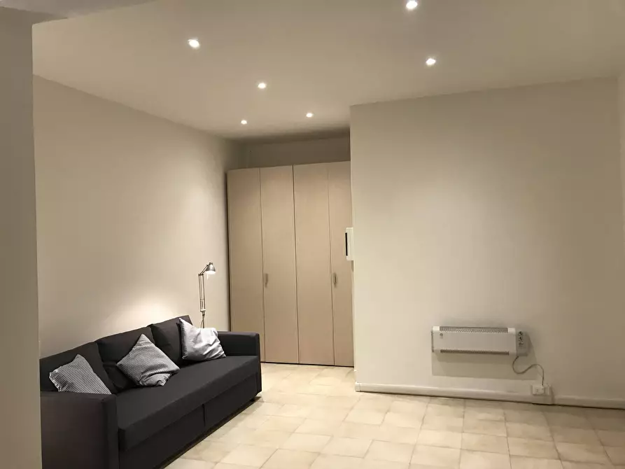 Immagine 26 di Attività commerciale in vendita  in via dell'arte 8 a Pietrasanta