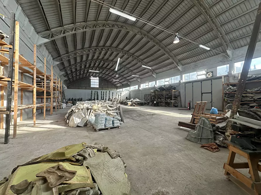 Immagine 4 di Attività commerciale in vendita  in via dell'arte 8 a Pietrasanta