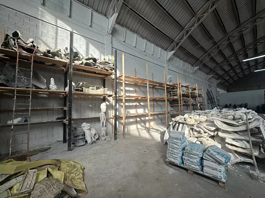 Immagine 6 di Attività commerciale in vendita  in via dell'arte 8 a Pietrasanta