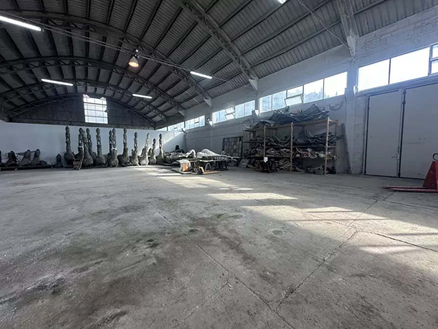 Immagine 1 di Attività commerciale in vendita  in via dell'arte 8 a Pietrasanta