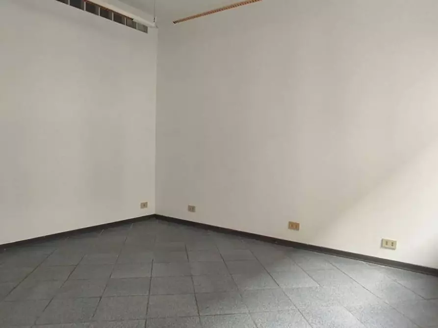 Immagine 8 di Ufficio in affitto  in Via Grande 95 a Livorno