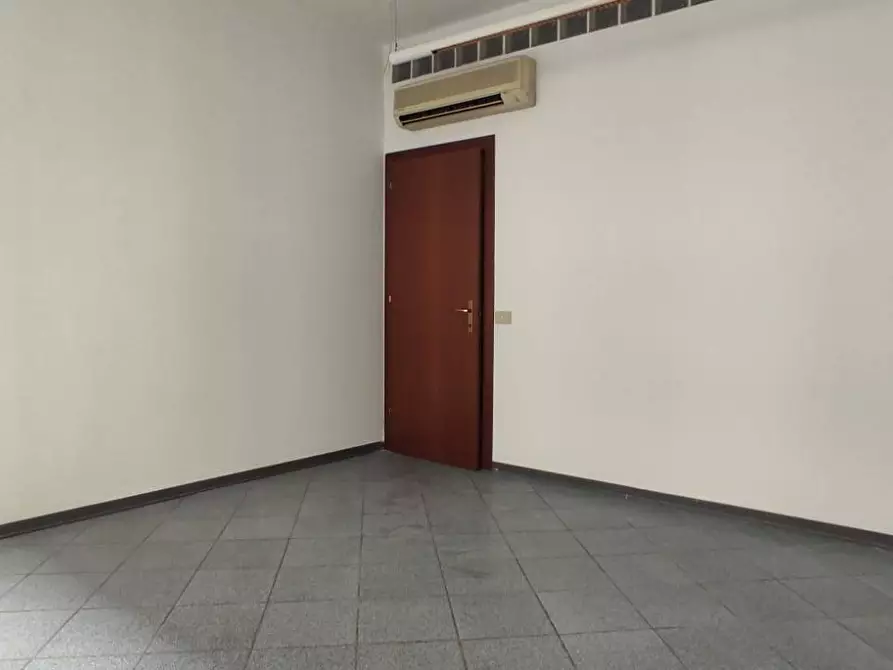 Immagine 9 di Ufficio in affitto  in Via Grande 95 a Livorno