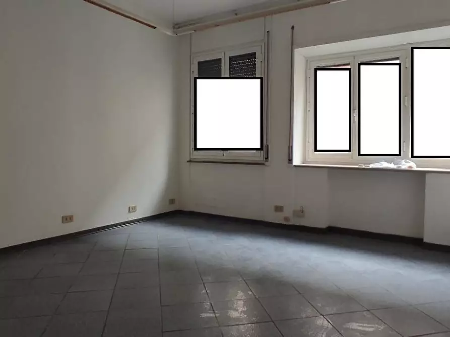 Immagine 10 di Ufficio in affitto  in Via Grande 95 a Livorno