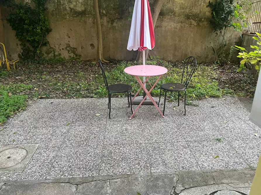 Immagine 10 di Attività commerciale in vendita  in Piazza Dei Cavalieri 2 a Pisa