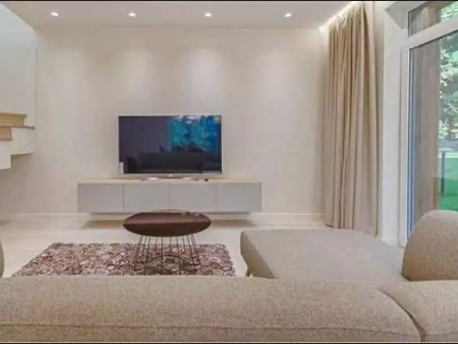 Immagine 4 di Villetta a schiera in vendita  in Via Caduti Del Lavoro 100 a Pisa