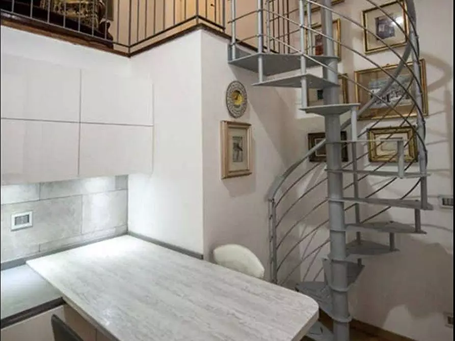 Immagine 3 di Appartamento in vendita  in Piazza Cavour 15 a Livorno