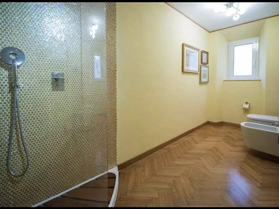 Immagine 9 di Appartamento in vendita  in Piazza Cavour 15 a Livorno