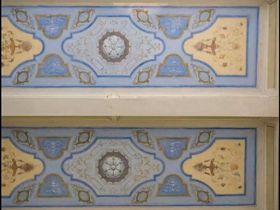 Immagine 12 di Appartamento in vendita  in Piazza Cavour 15 a Livorno