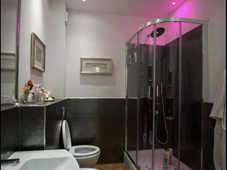 Immagine 11 di Appartamento in vendita  in Piazza Cavour 15 a Livorno