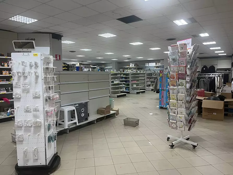 Immagine 3 di Attività commerciale in affitto  in via lunigiana 12 a Aulla