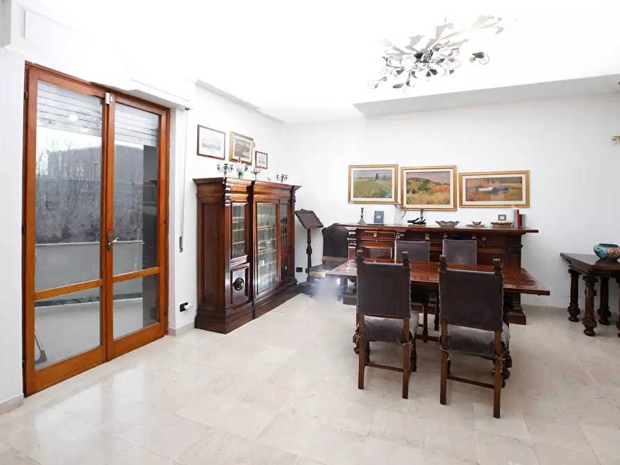 Immagine 5 di Appartamento in vendita  in Viale Mameli 131 a Livorno