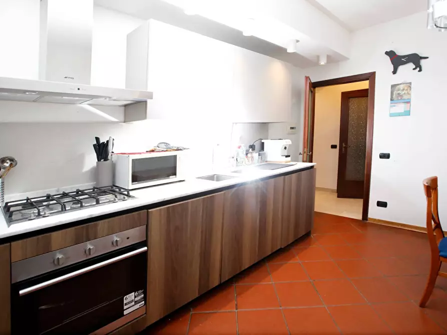 Immagine 1 di Appartamento in vendita  in Viale Mameli 131 a Livorno