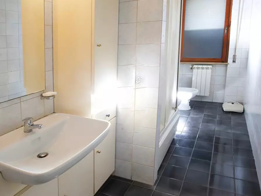 Immagine 23 di Appartamento in vendita  in Viale Mameli 131 a Livorno