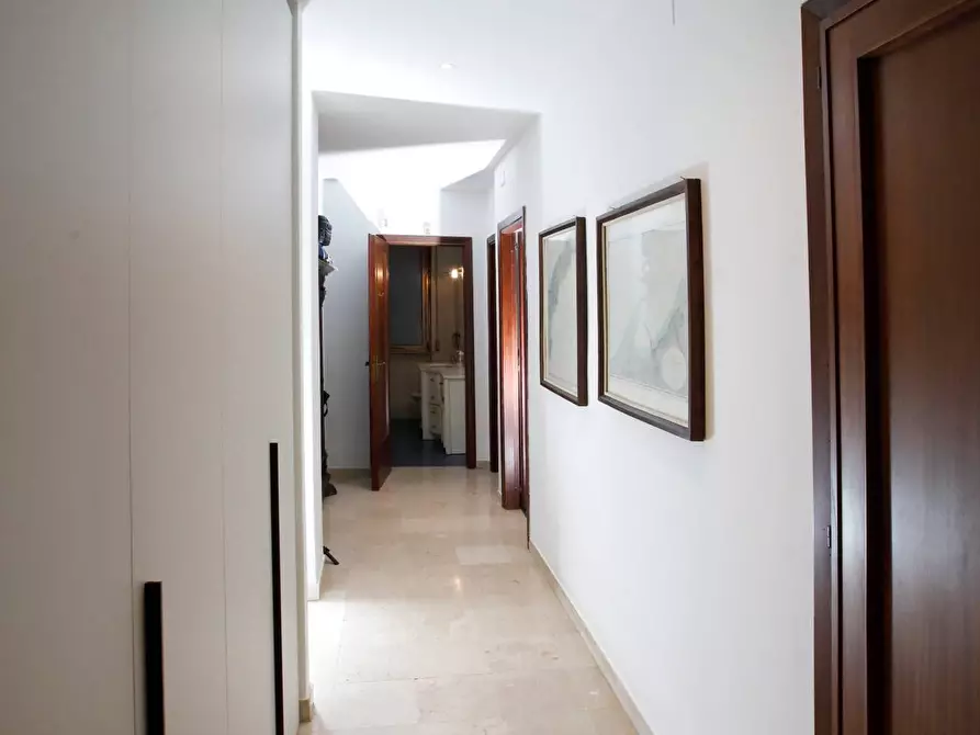 Immagine 3 di Appartamento in vendita  in Viale Mameli 131 a Livorno