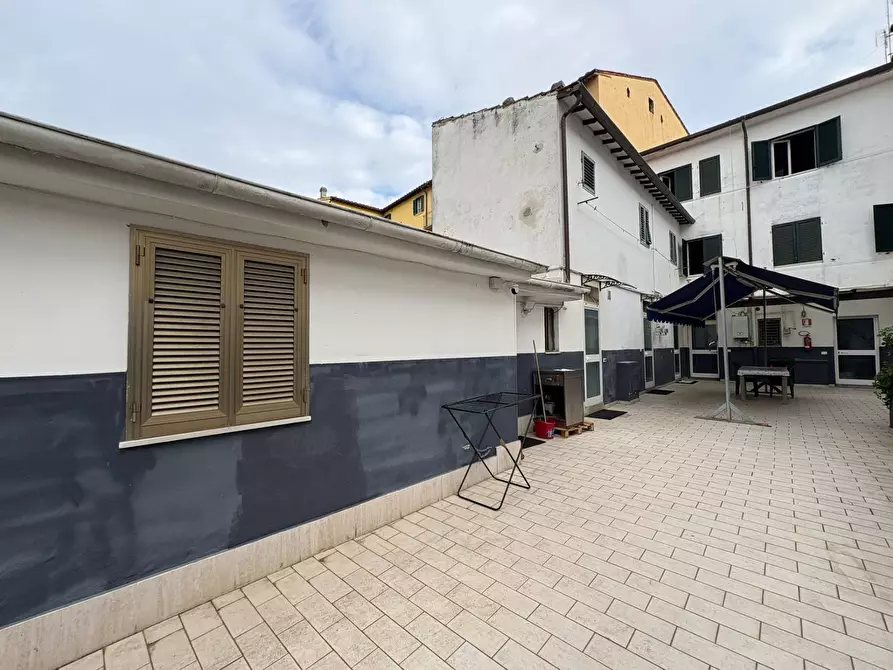 Immagine 2 di Attività commerciale in vendita  in Via Filippo Corridoni 1 a Pisa