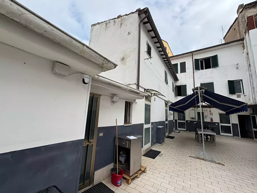 Immagine 3 di Attività commerciale in vendita  in Via Filippo Corridoni 1 a Pisa