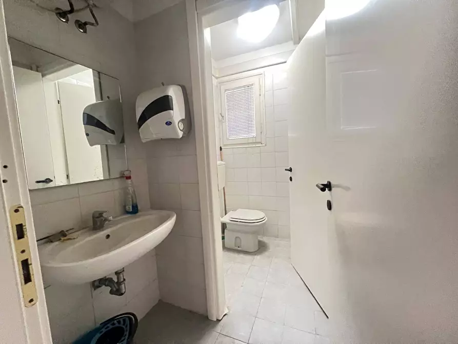 Immagine 6 di Ufficio in vendita  in Viale Antonio Gramsci 1 a Pisa