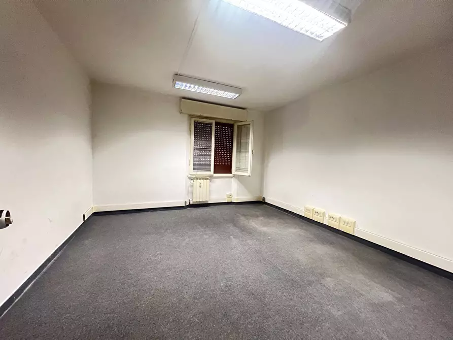 Immagine 8 di Ufficio in vendita  in Viale Antonio Gramsci 1 a Pisa
