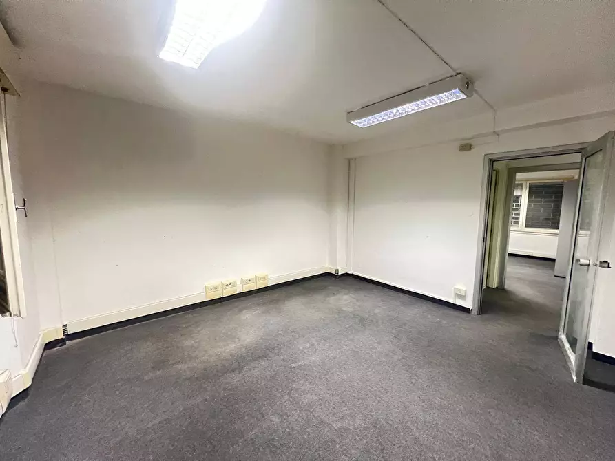 Immagine 10 di Ufficio in vendita  in Viale Antonio Gramsci 1 a Pisa