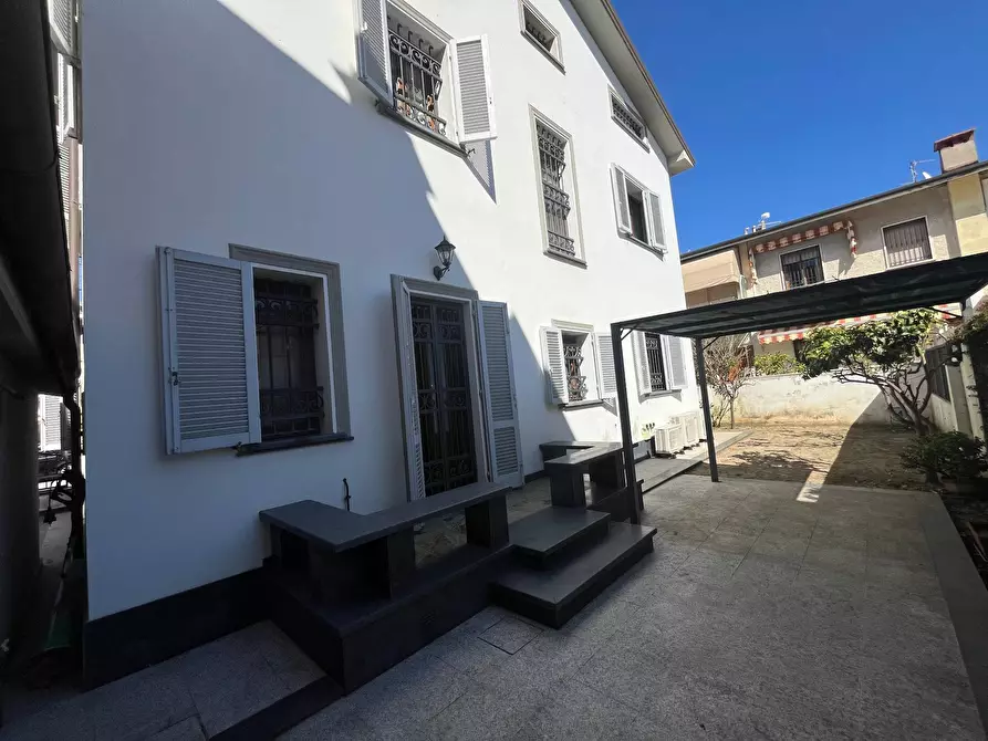 Immagine 20 di Villetta a schiera in affitto  in via Durazzo 5 a Viareggio