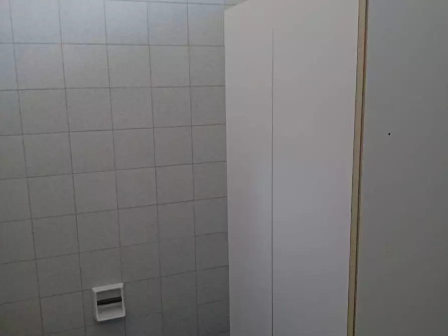 Immagine 12 di Ufficio in affitto  in viale giuseppe giusti a Lucca