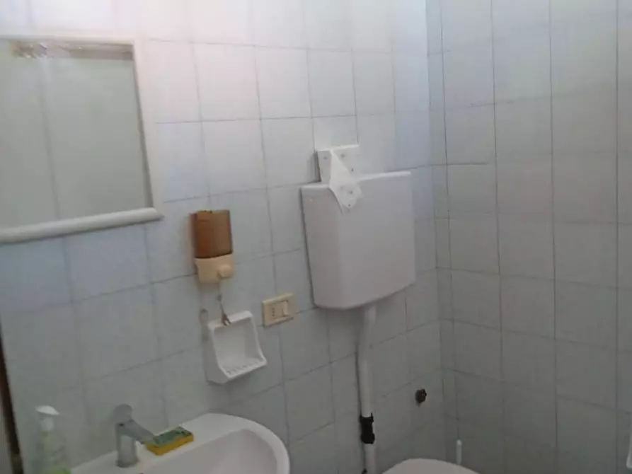 Immagine 11 di Ufficio in affitto  in viale giuseppe giusti a Lucca