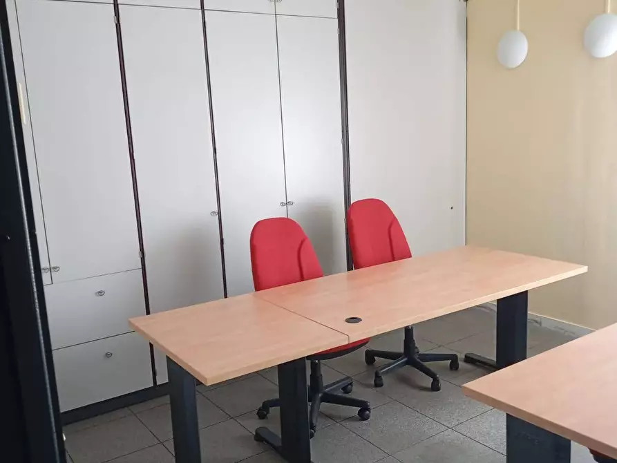 Immagine 5 di Ufficio in affitto  in viale giuseppe giusti a Lucca