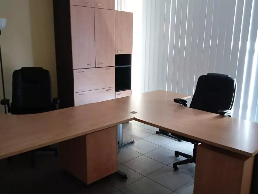 Immagine 7 di Ufficio in affitto  in viale giuseppe giusti a Lucca