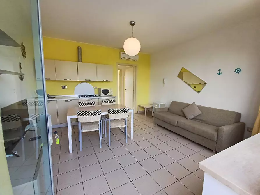 Immagine 2 di Casa indipendente in vendita  in viale del tirreno - a Pisa