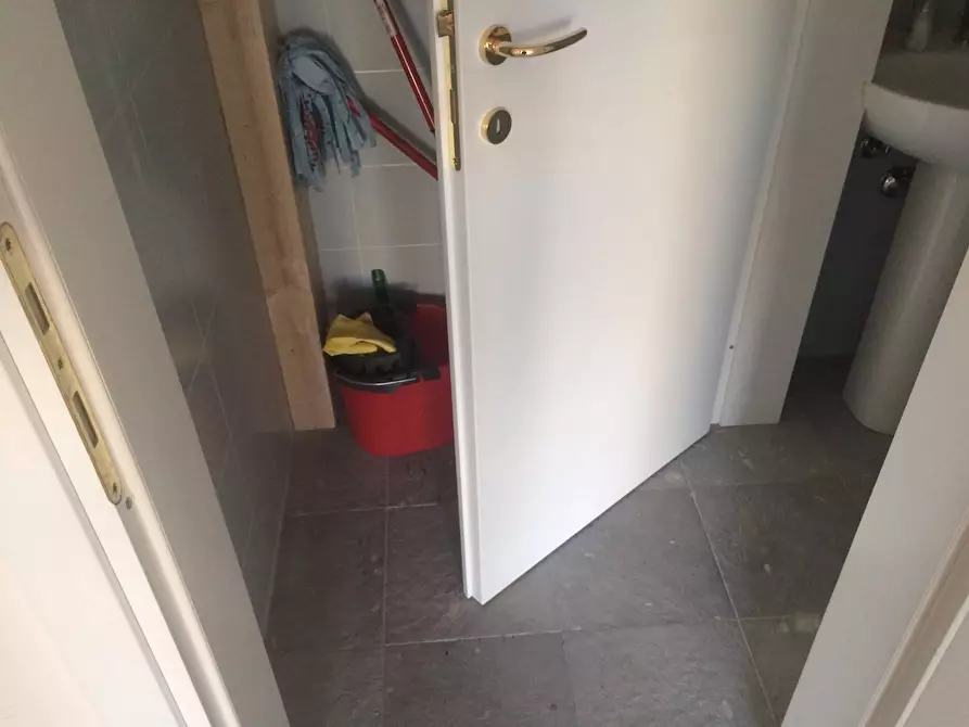 Immagine 6 di Magazzino in affitto  in Via Ugo Tiberio 1 a Pisa