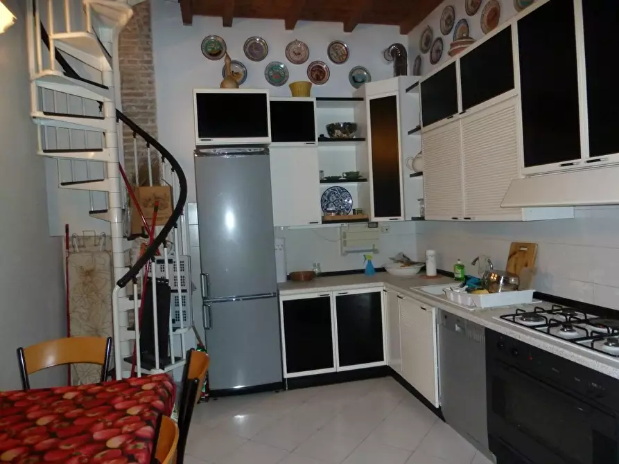 Immagine 3 di Appartamento in vendita  in Via San Martino 1 a Pisa