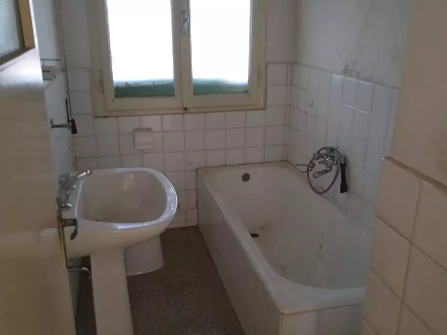 Immagine 5 di Appartamento in vendita  in via marco polo 5 a Camporgiano