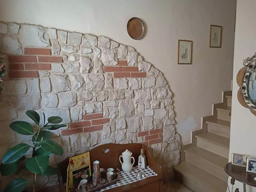 Immagine 1 di Casa indipendente in vendita  in castello 8 a Gallicano