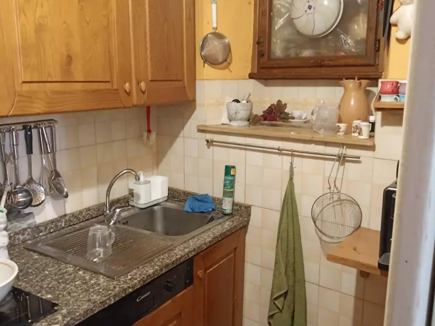 Immagine 9 di Casa indipendente in vendita  in castello 8 a Gallicano