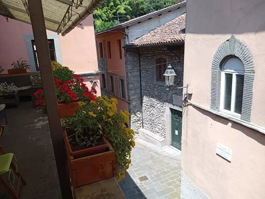 Immagine 6 di Casa indipendente in vendita  in castello 8 a Gallicano